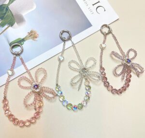 Clover with Diamond Crystals Mobile Phone Lanyard High-end Rhinestone Wrist Pendant Hanging Chain